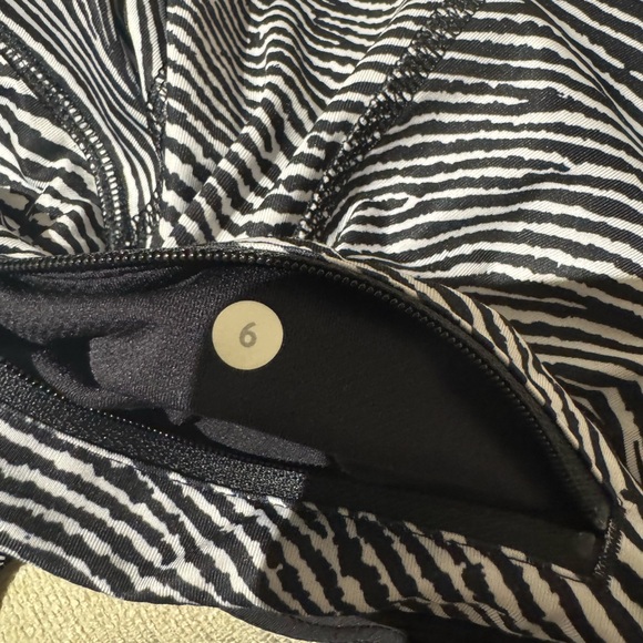 Lululemon running leggings - Picture 7 of 7